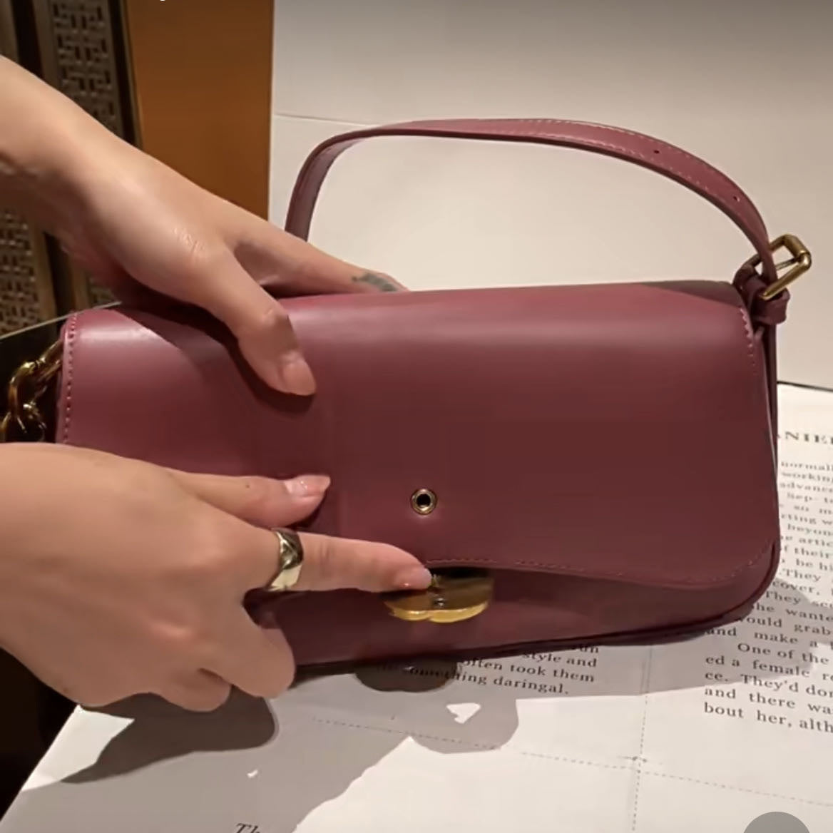 Braided shape ladies bag lock -131