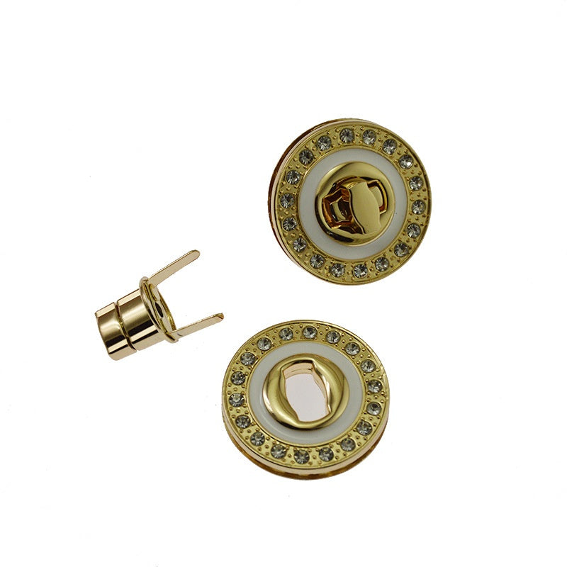 Twist lock -135
