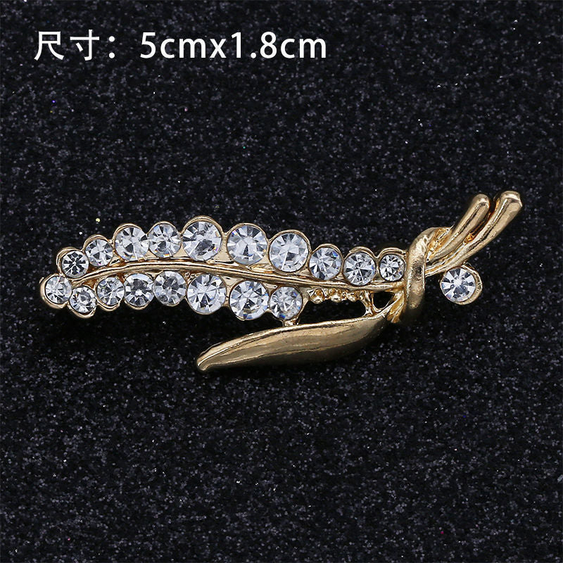 Created Crystal Brooch Fancy Vintage Style Flower Brooch Pin for Women, girls, ladies-200