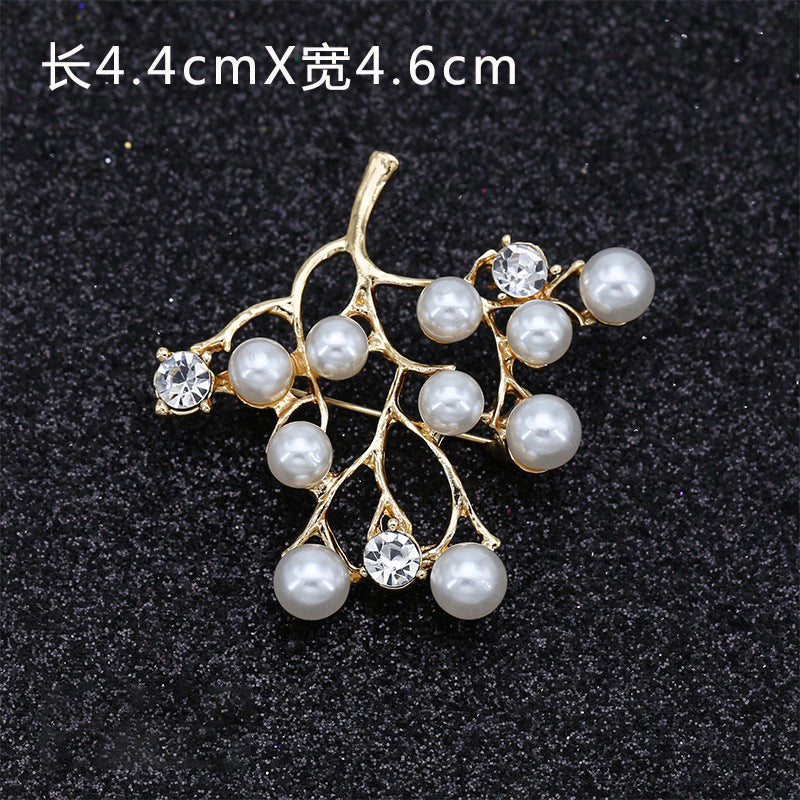Created Crystal Brooch Fancy Vintage Style Flower Brooch Pin for Women, girls, ladies-200