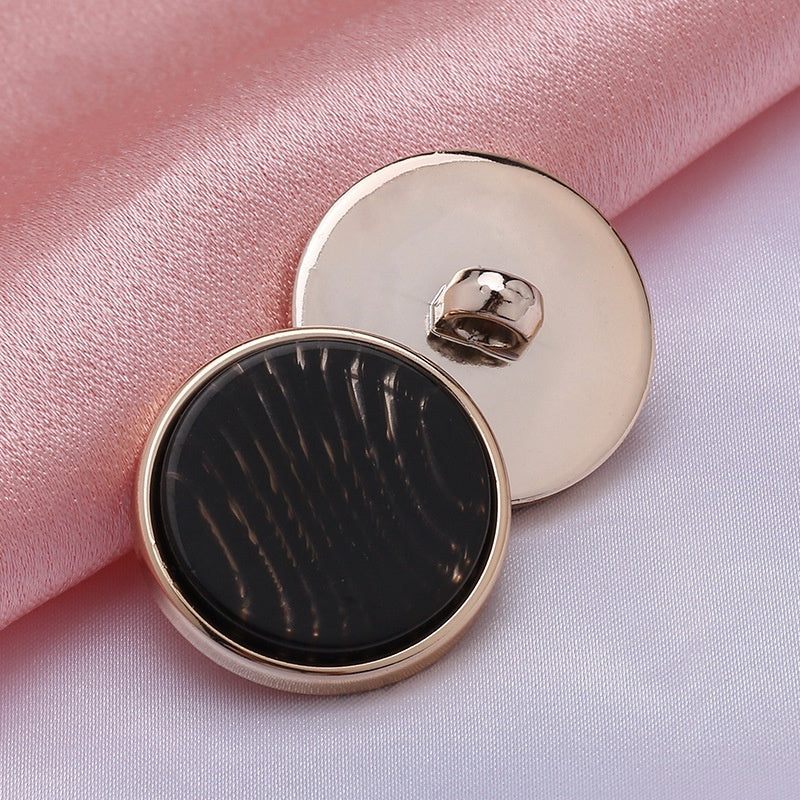 In Stock Wholesale Round Retro Hollow Shank Button Metal Buttons for Clothes-206