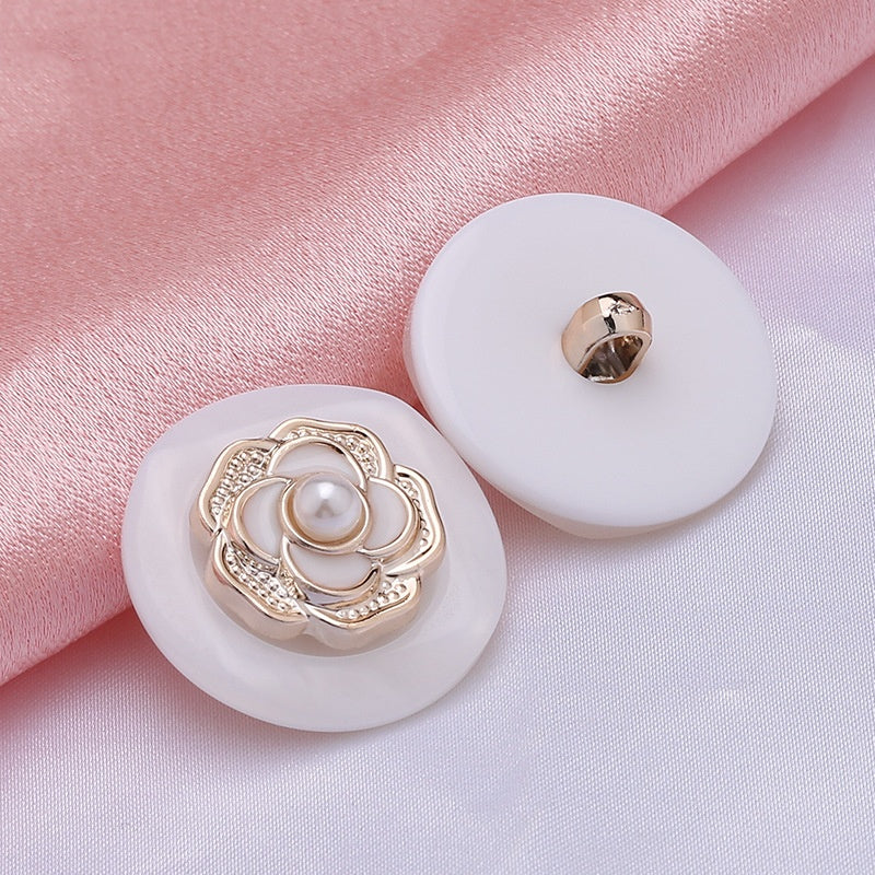 In Stock Wholesale Round Retro Hollow Shank Button Metal Buttons for Clothes-206