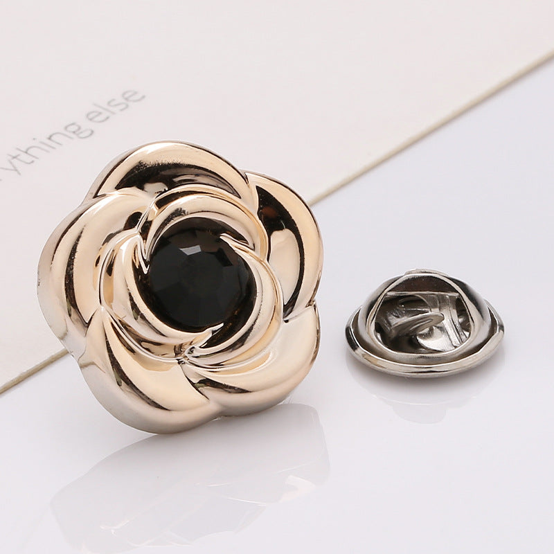 Excellent quality fancy gold flower metal sewing button for garment -225