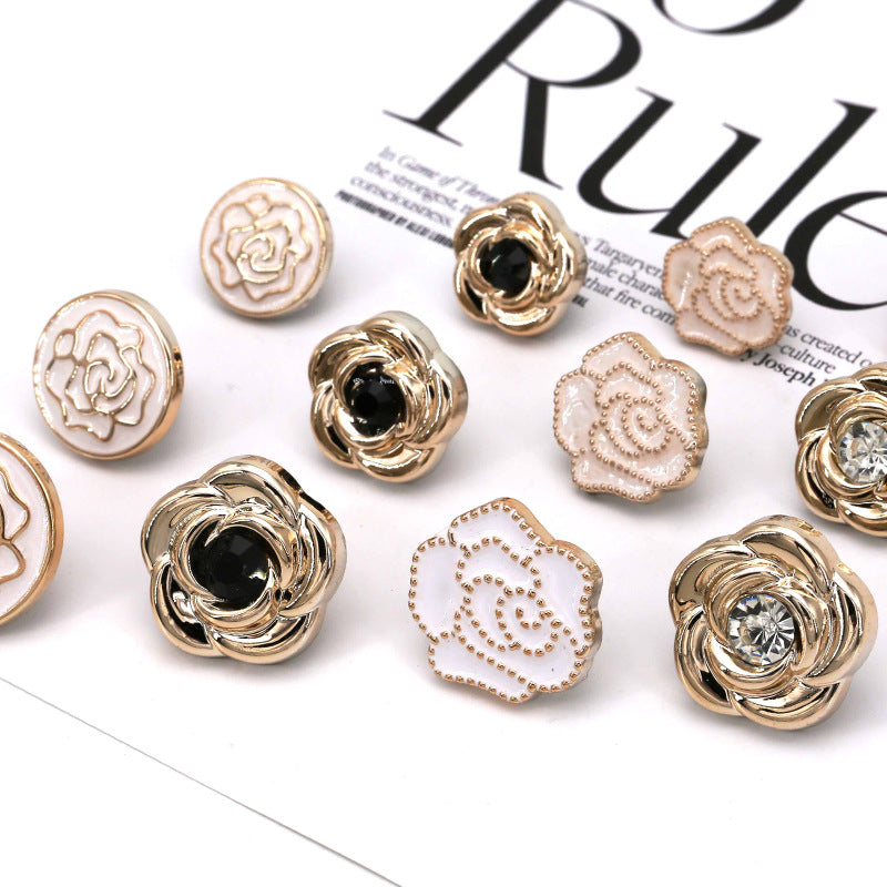 Excellent quality fancy gold flower metal sewing button for garment -225