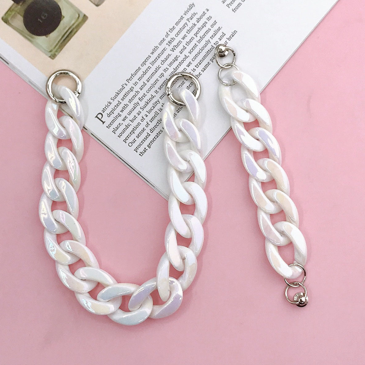 Acrylic linking chain rings necklace chain lanyard with Shockproof Phone Case for Phone