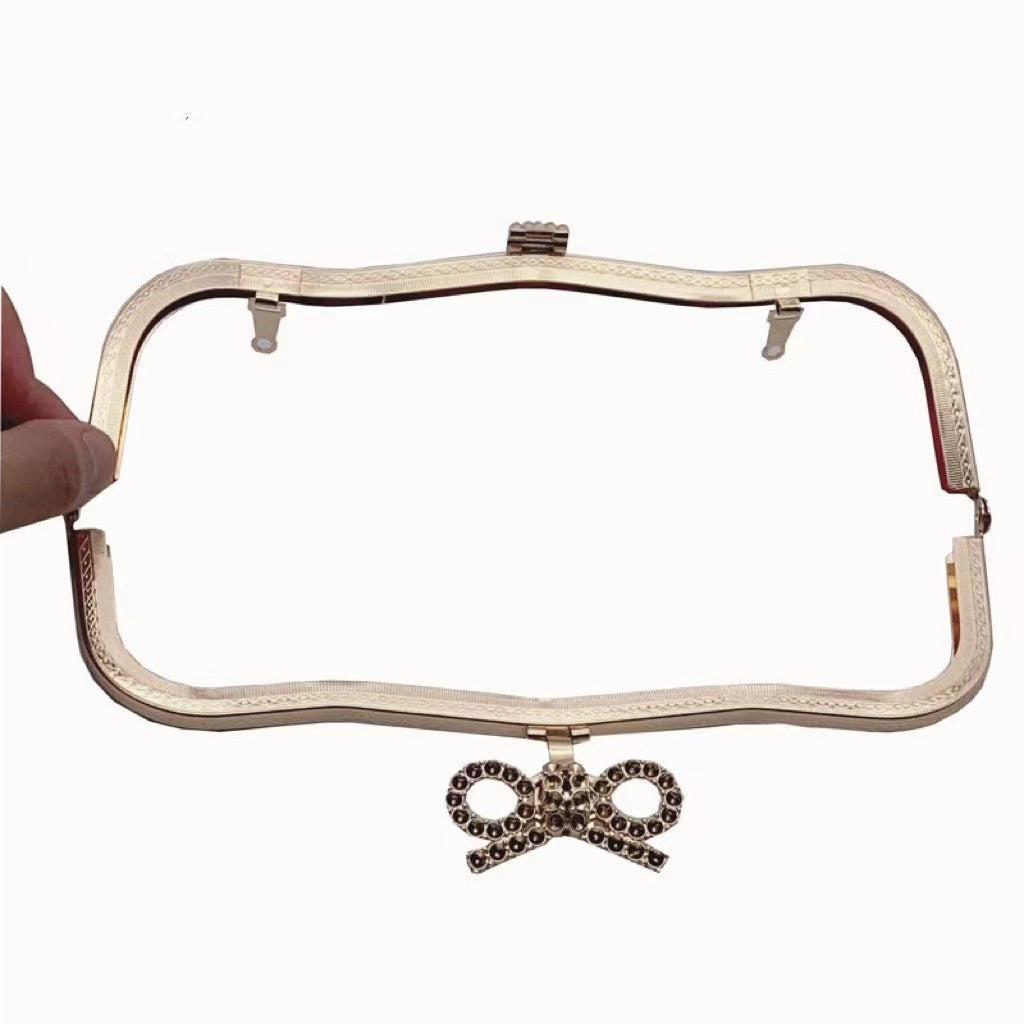 High Quality 17*7.5cm Metal Purse Frame Open Channel Clutch Purse Frame Wallet Clasp Leather Handle for Bags-108