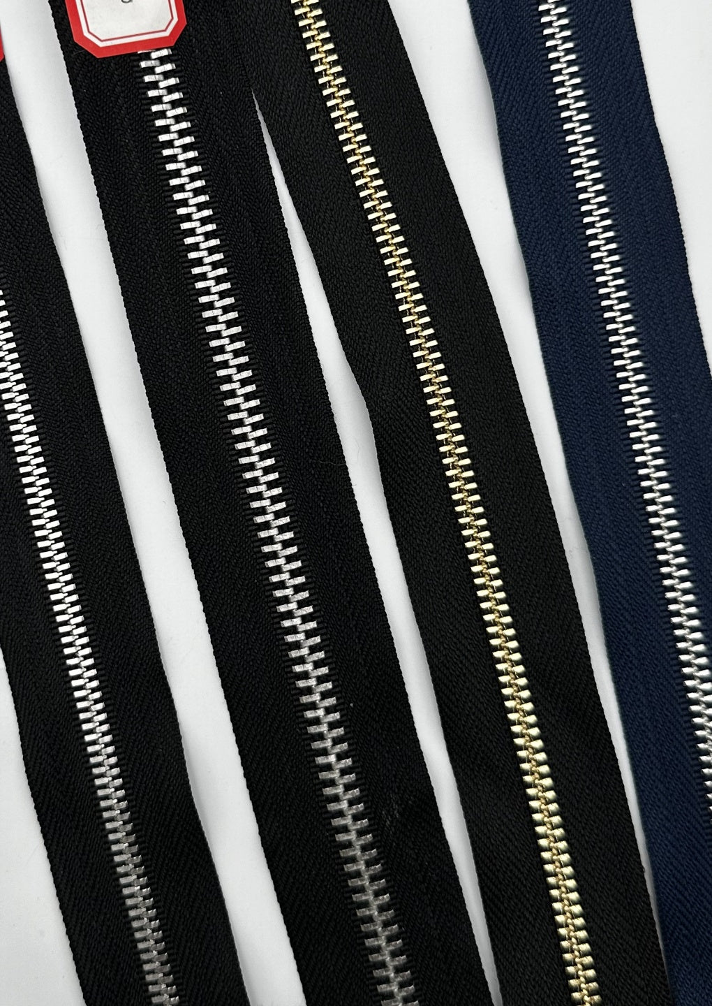 High Quality Metal Zipper 5# Open-end Sliver Garment Y Teeth Metal Sliver Zipper rmetallic zippers for jackets