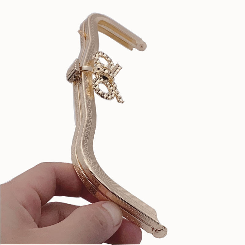 High Quality 17*7.5cm Metal Purse Frame Open Channel Clutch Purse Frame Wallet Clasp Leather Handle for Bags-108